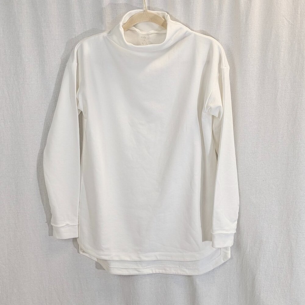 Zuda *XXS Oversized White Mock Turtleneck High/Low Long Sleeved Top